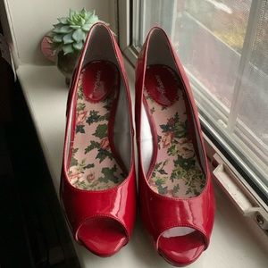 Patent Red Heels 👠 Y2K